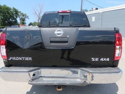 Used 2010 Nissan Frontier SE w/ SE Value Truck Pkg AWD/4WD image 30
