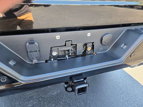 Used 2019 Chevrolet Silverado 1500 High Country AWD/4WD image 21