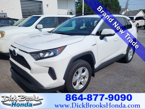 Used 2020 Toyota RAV4 LE AWD/4WD image 1