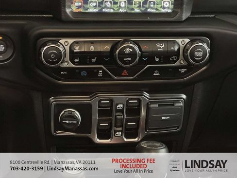 Used 2023 Jeep Wrangler Unlimited Sahara w/ Cold Weather Group AWD/4WD image 25