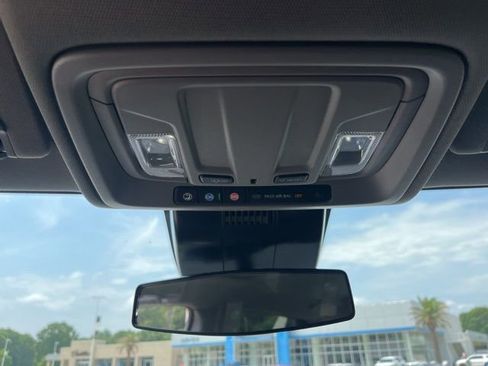 Used 2025 Chevrolet Silverado 2500 Custom AWD/4WD image 27