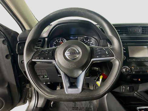 Used 2017 Nissan Rogue S FWD image 13