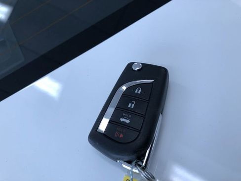 Used 2025 Toyota Corolla LE image 32