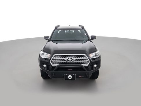 Used 2017 Toyota Tacoma SR5 image 2