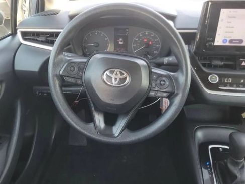 Used 2025 Toyota Corolla LE FWD image 9