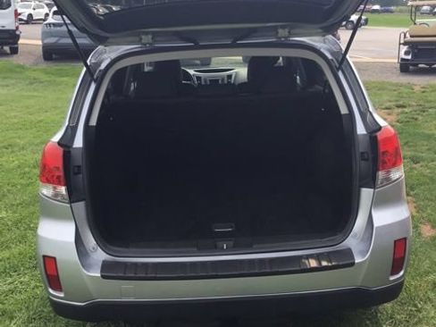 Used 2014 Subaru Outback 2.5i Limited w/ Moonroof Package AWD/4WD image 7