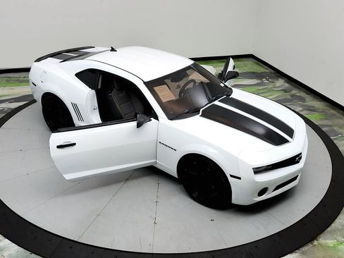 Used 2012 Chevrolet Camaro LS RWD image 32
