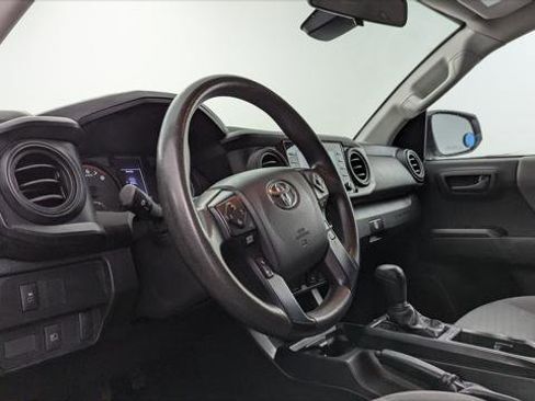 Used 2020 Toyota Tacoma SR image 18