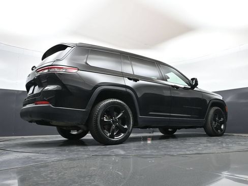 Used 2022 Jeep Grand Cherokee L Laredo AWD/4WD image 38