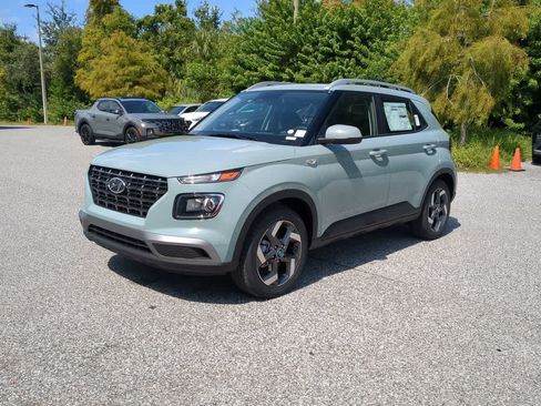 New 2026 Hyundai Venue SEL FWD image 2