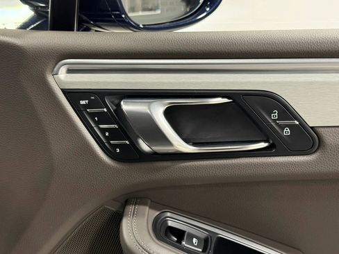 Used 2020 Porsche Macan Turbo image 50