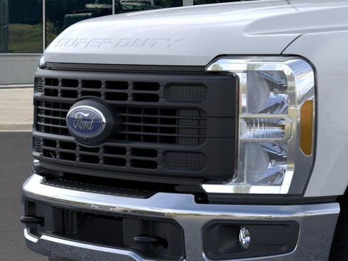 New 2026 Ford F350 XL w/ 360-Degree Camera Package image 17