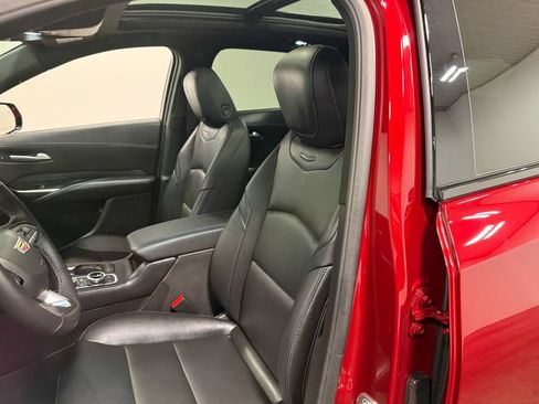 Used 2025 Cadillac XT4 Sport w/ LPO, Floor Liner Package AWD/4WD image 57