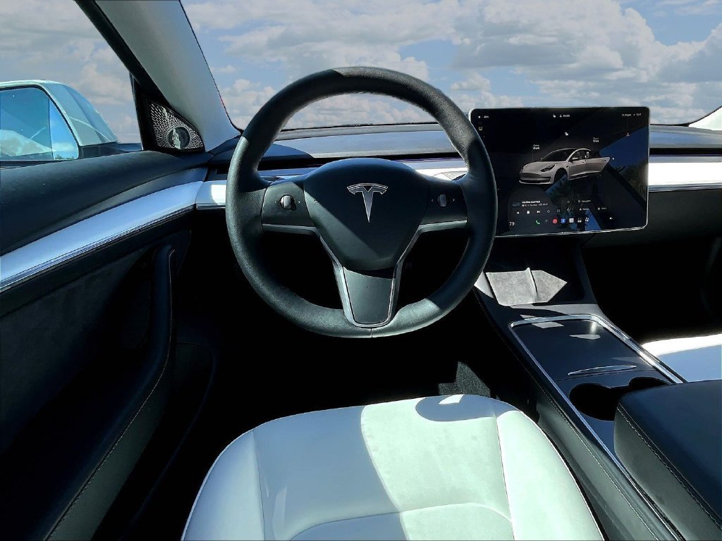 Used 2022 Tesla Model 3 Long Range AWD/4WD image 8