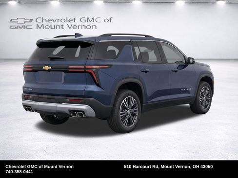 Used 2025 Chevrolet Traverse LT FWD image 24