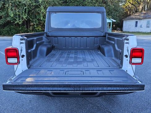 New 2026 Jeep Gladiator Sport image 6