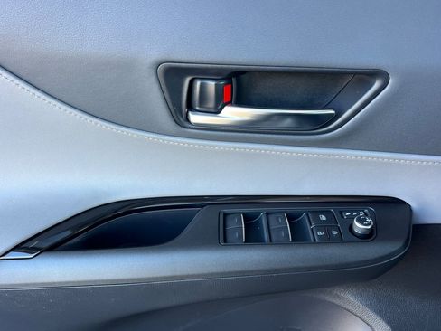 Certified 2024 Toyota Venza LE image 13