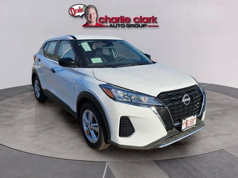 Certified 2025 Nissan Kicks Play S FWD image 8