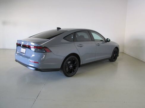 Certified 2025 Honda Accord SE image 25