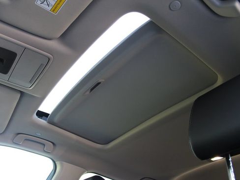 Used 2025 Honda CR-V EX-L image 30