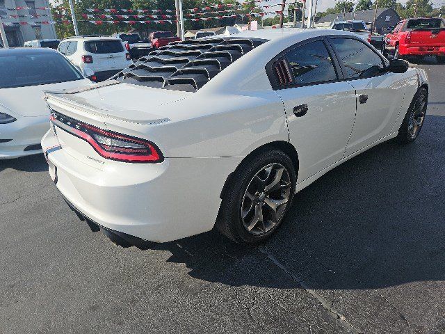 Used 2015 Dodge Charger SXT RWD image 4