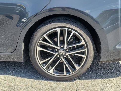 Used 2026 Toyota Camry XLE w/ Premium Plus Package FWD image 7