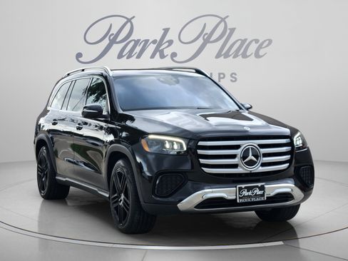 Used 2024 Mercedes-Benz GLS 450 4MATIC image 4