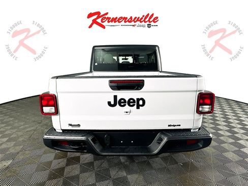 New 2025 Jeep Gladiator Sport image 6