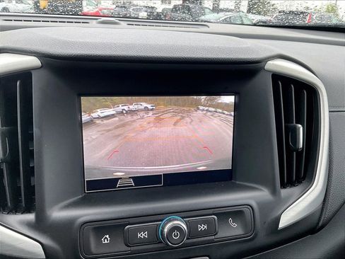 Used 2024 GMC Terrain SLE AWD/4WD image 16
