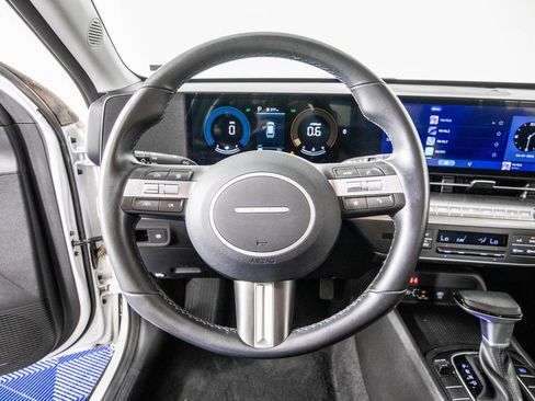 Used 2025 Hyundai Kona SEL FWD image 19
