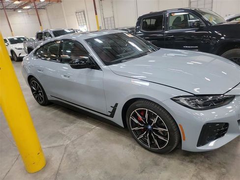 Used 2023 BMW i4 eDrive40 RWD image 2