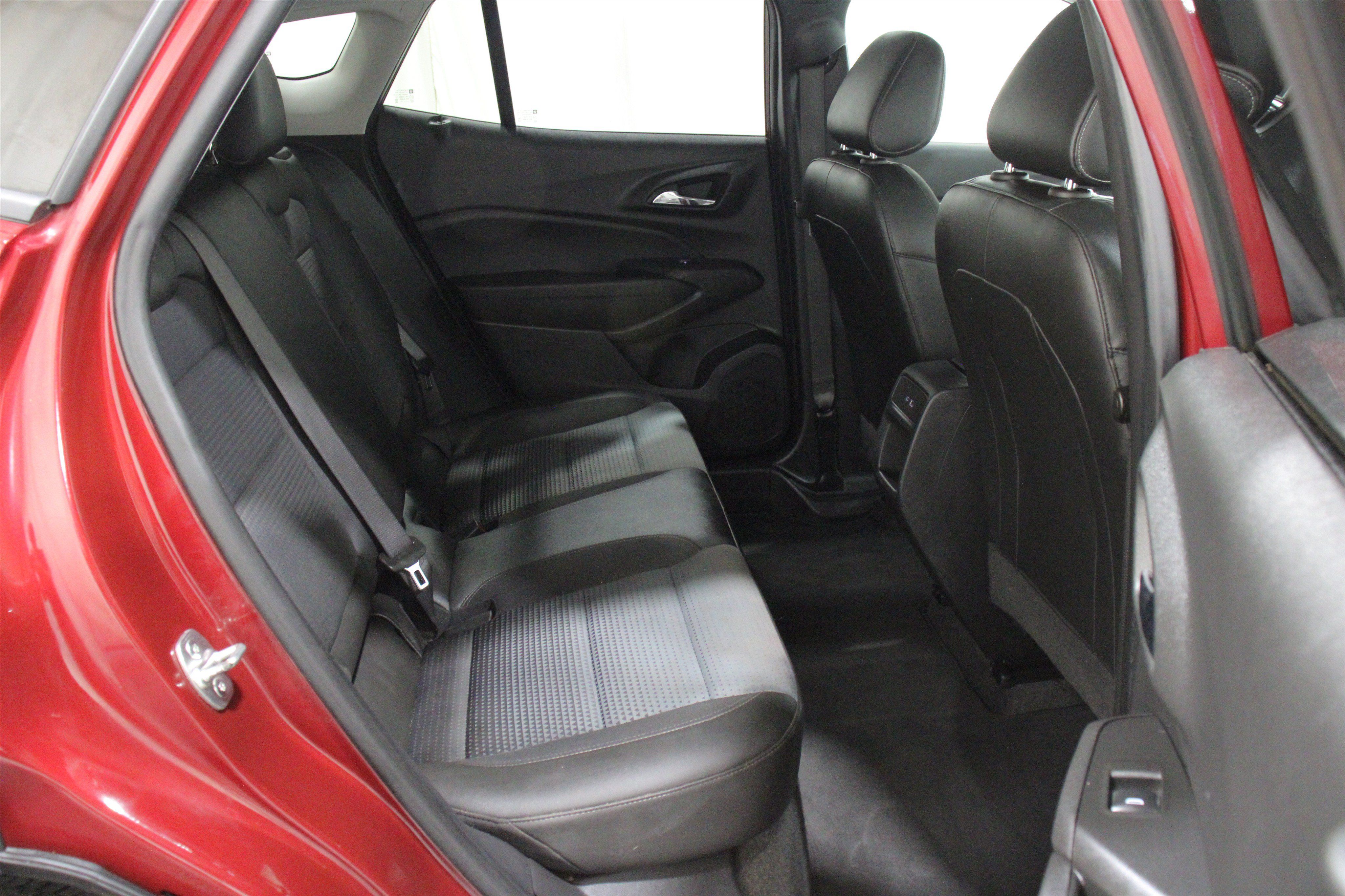 Used 2024 Chevrolet Trax LT FWD image 26