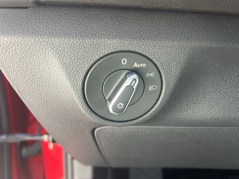 Used 2023 Volkswagen Jetta SE w/ Panoramic Sunroof Package image 16