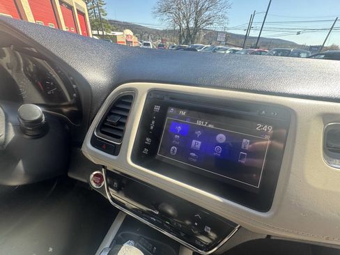 Used 2016 Honda HR-V EX image 32