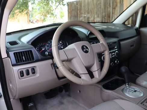 Used 2008 Mitsubishi Endeavor LS AWD/4WD image 15