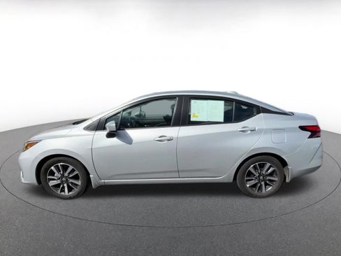 Used 2025 Nissan Versa SV w/ Trunk Package FWD image 9