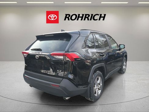 Used 2022 Toyota RAV4 XLE image 6