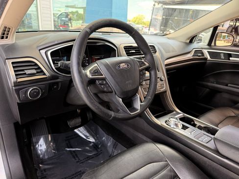 Used 2018 Ford Fusion SE w/ Equipment Group 602A FWD image 13