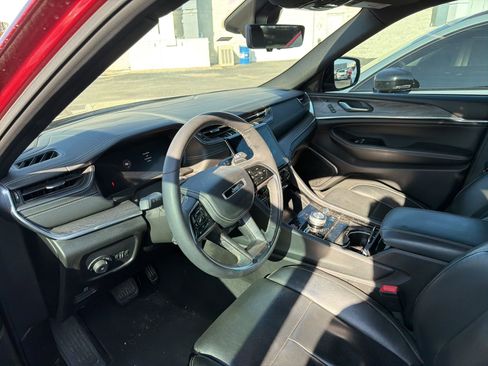 Used 2023 Jeep Grand Cherokee L Overland w/ Luxury Tech Group IV image 12