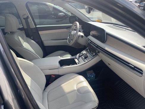 Used 2024 Hyundai Palisade Limited image 11