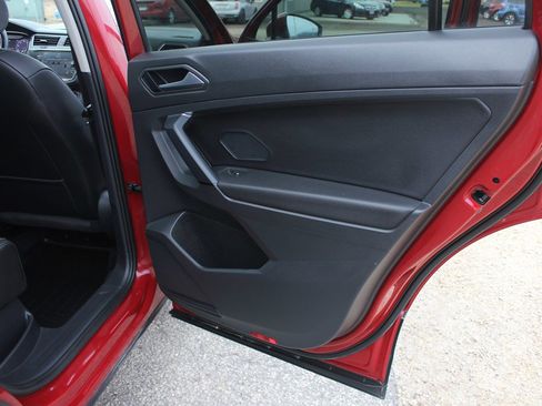 Used 2019 Volkswagen Tiguan SEL image 36