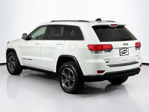 Used 2018 Jeep Grand Cherokee Laredo AWD/4WD image 9