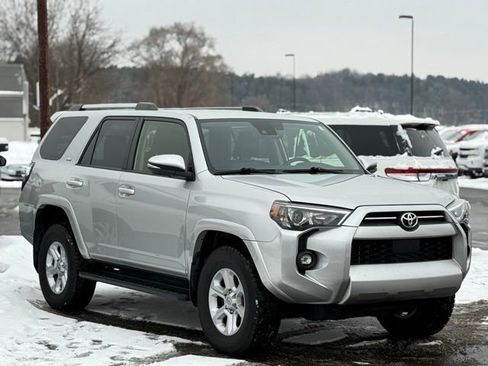 Used 2023 Toyota 4Runner SR5 Premium image 40