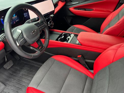 Used 2024 Chevrolet Blazer EV RS image 7