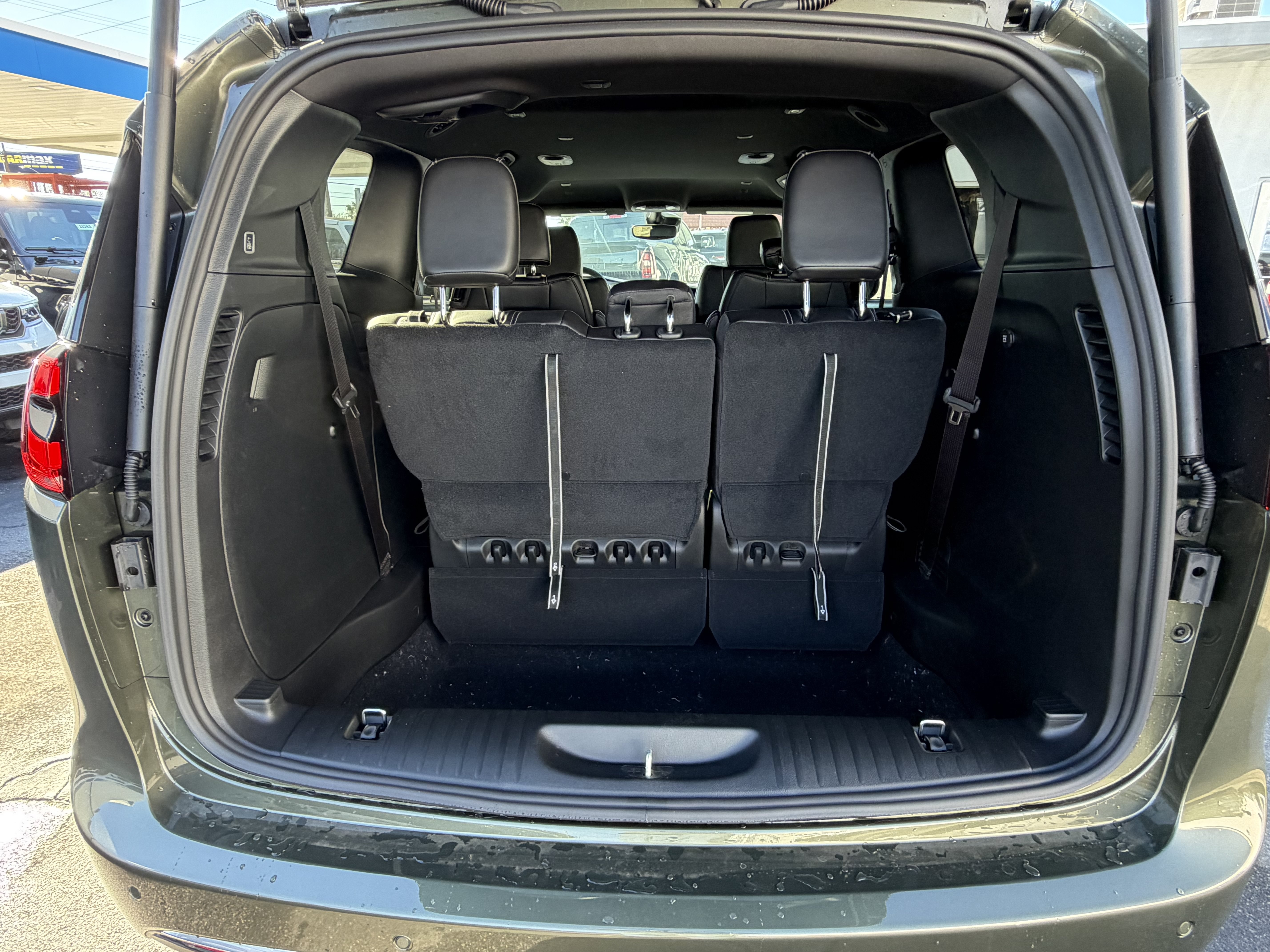 New 2027 Chrysler Pacifica Select FWD image 14
