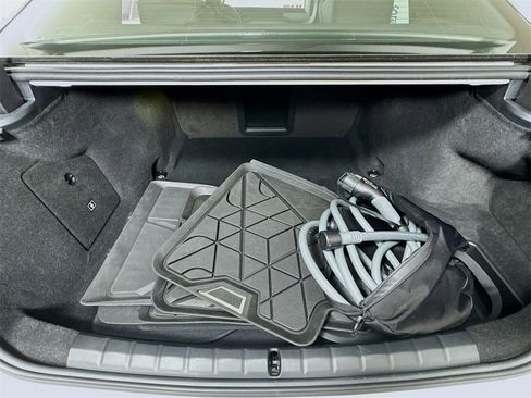 Used 2024 BMW i7 xDrive60 image 28