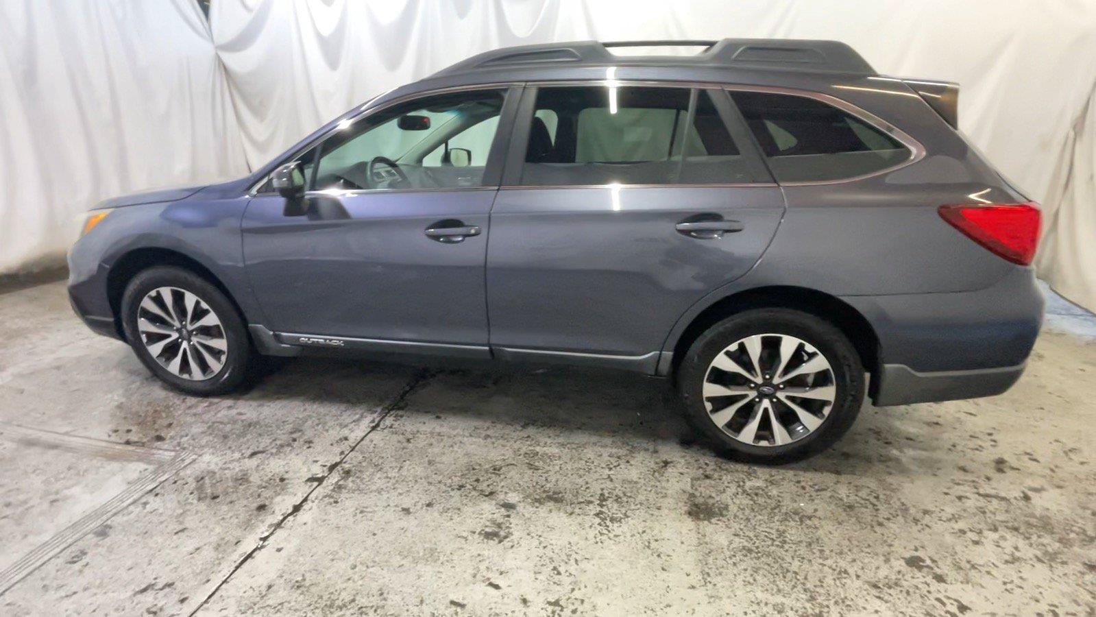 Used 2016 Subaru Outback 3.6R Limited AWD/4WD image 12