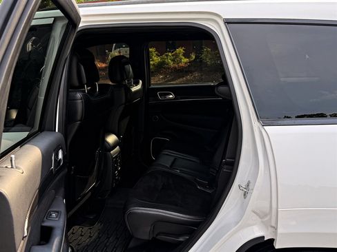 Used 2015 Jeep Grand Cherokee SRT AWD/4WD image 10