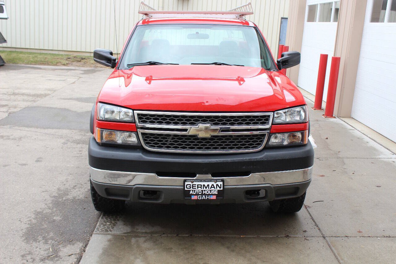 Used 2005 Chevrolet Silverado 3500 4x4 Regular Cab image 2