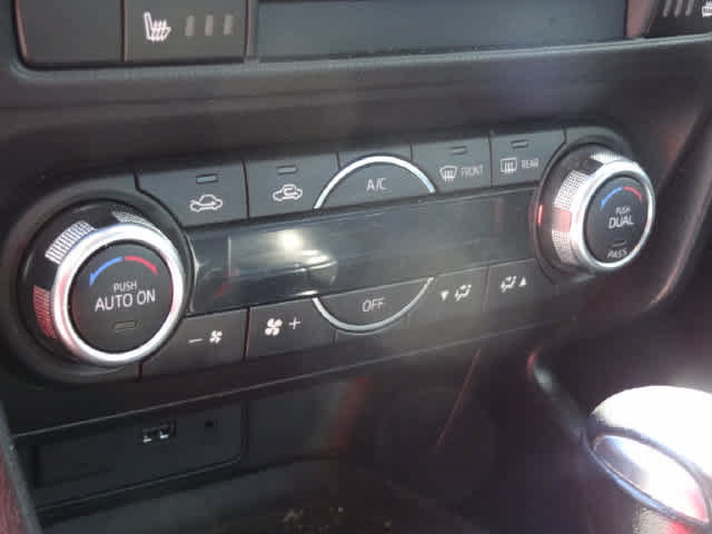 Used 2018 MAZDA MAZDA3 Touring FWD image 12